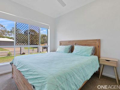 1 Paperbark Way, Urangan