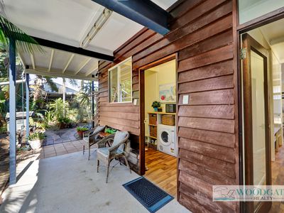 104 Esplanade, Woodgate
