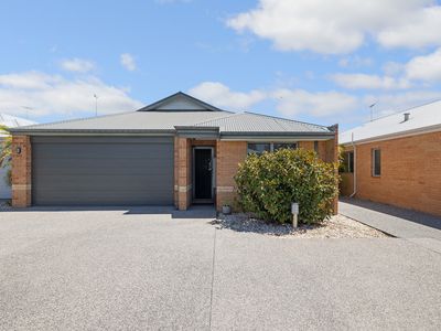 7 / 22 Whittaker Turn, Piara Waters