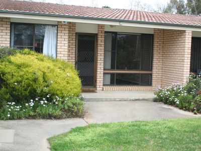 2 / 2 Stibbards Lane, Orange