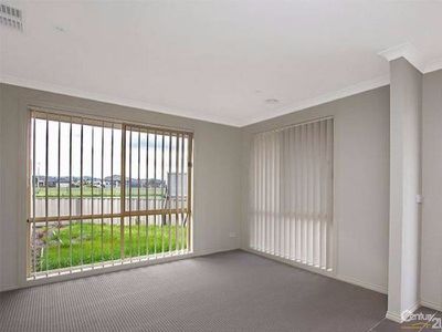 14 Greendale Boulevard, Pakenham