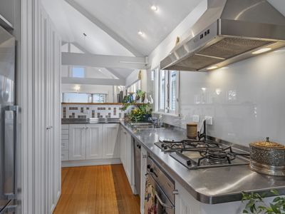 87 Dover Road, Williamstown