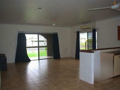 18 Illich Street, Kurrimine Beach