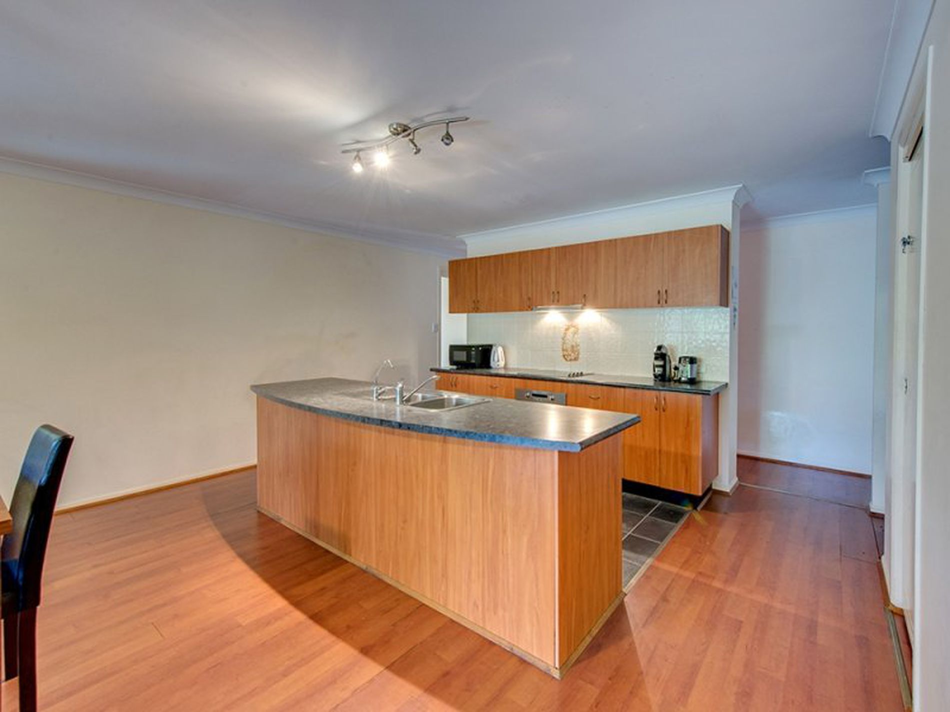 10 Sunview Road, Springfield