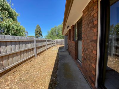 2 / 2 Maplehurst Avenue, Hoppers Crossing