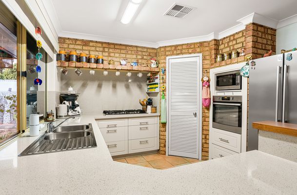 19 Conway Loop, Waikiki