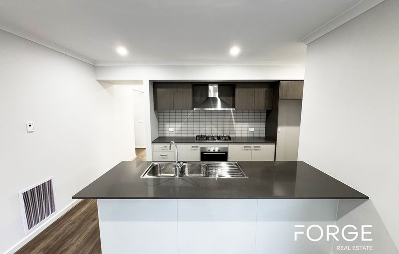 19 Scone Street, Cranbourne East, Cranbourne East - Thumbnail 3