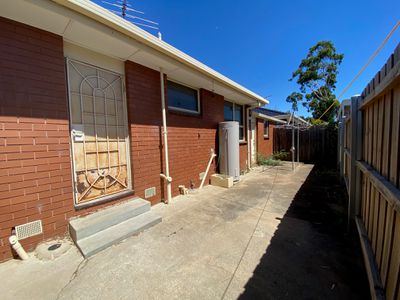 1 / 8 Parker Street , Werribee
