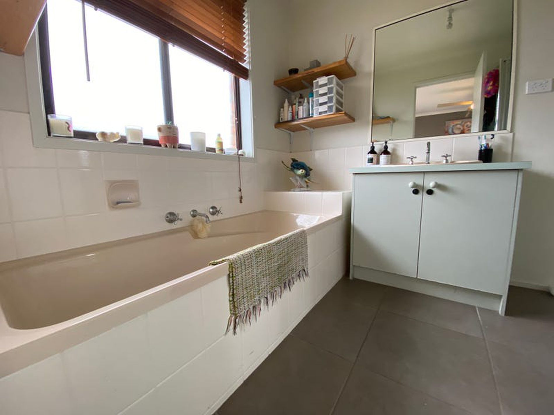 1 / 4 Karlovac Court, Bell Park