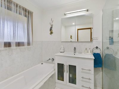 2 Kerris Cct, Seymour