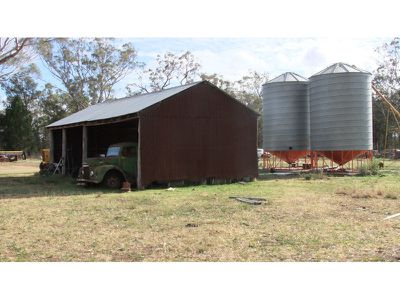 254 Simpson Road, Premer