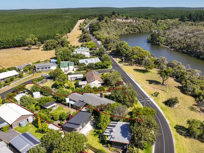 20 Dry Creek Road, Donovans