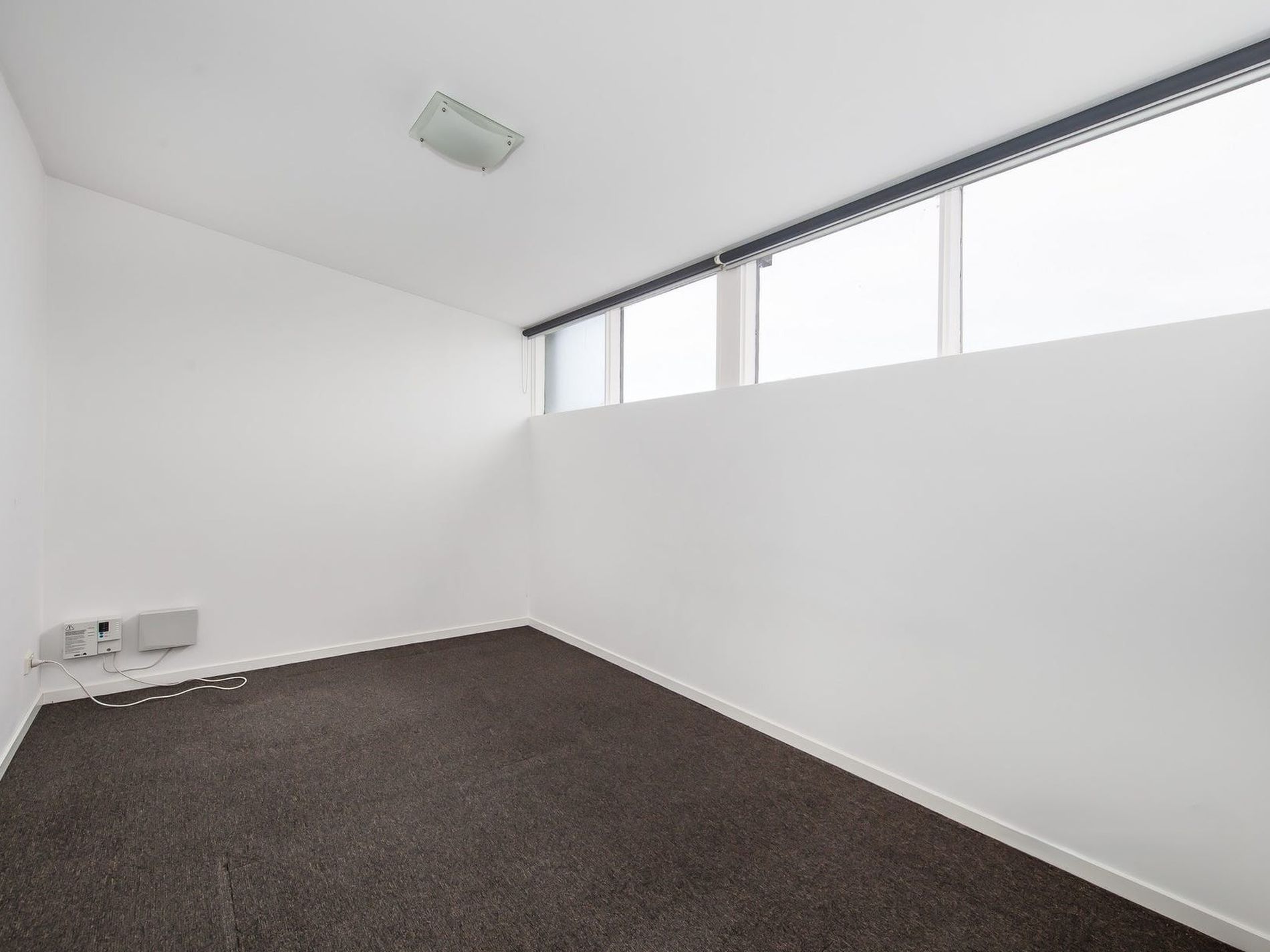 4 / 12 Market Road , Werribee