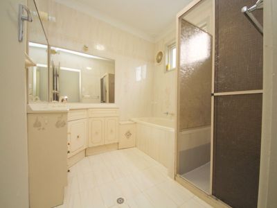 52 Wren Steet, Condell Park