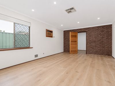 93 Berehaven Avenue, Thornlie
