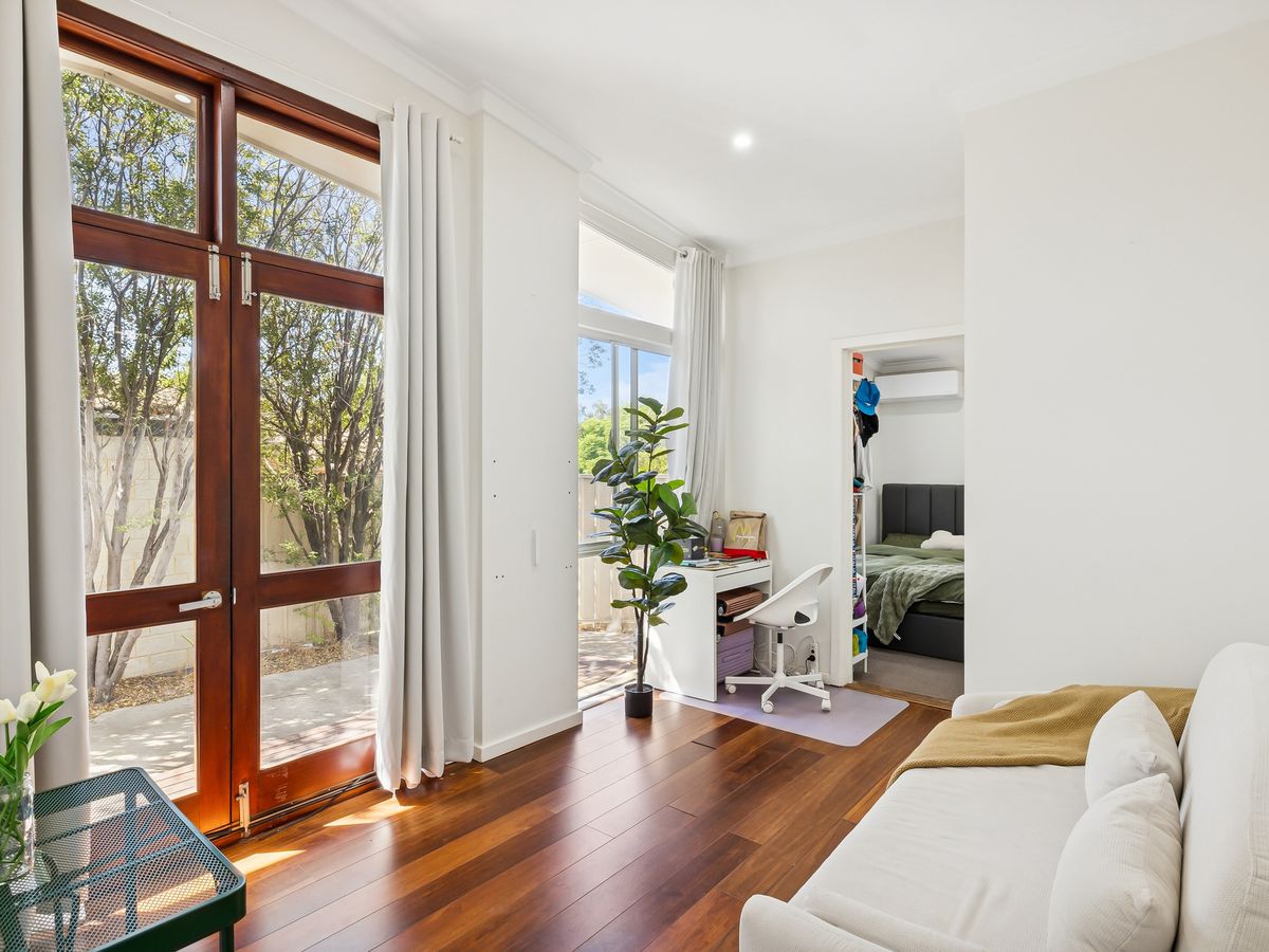 12 Drummond Street, Redcliffe