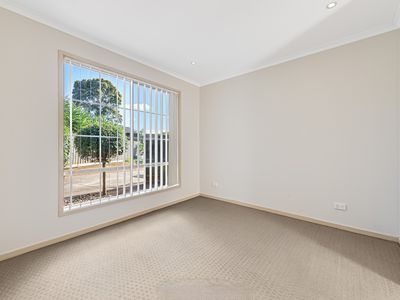 9 Carmarthen Close, Werribee