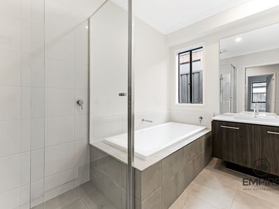 89 Yaralla Circuit, Clyde