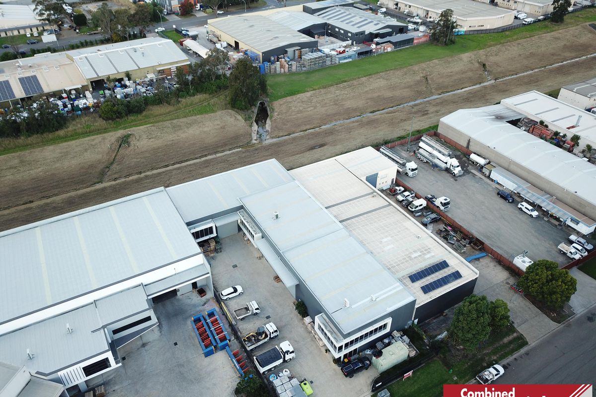 2 / 22 Saggart Field Road, Minto