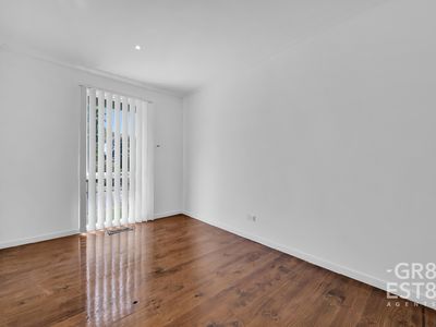 2 Cotham Square, Hampton Park