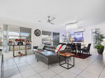 2 Weston Court, Bellbird Park