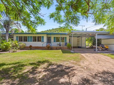 61 Howes Road, Farnborough