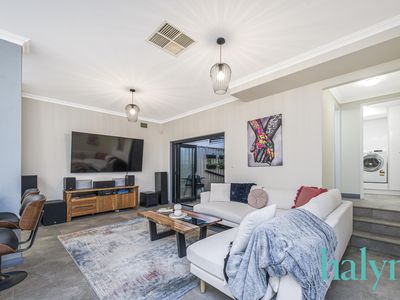 1 / 42 Gladstone Road, Rivervale