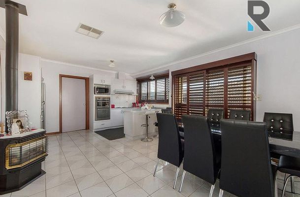 10 Dianne Ave, Craigieburn