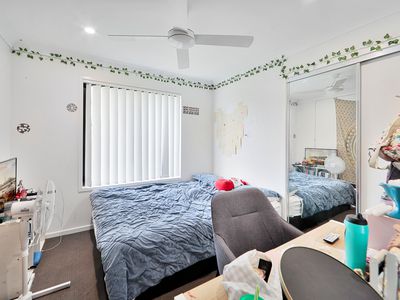 23 Sharp Crescent, Branyan