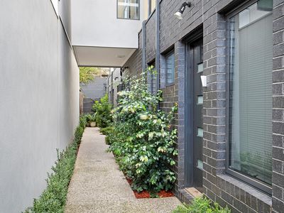 1 / 15 Leyden Street, Brunswick East