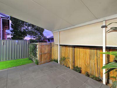 14 / 96 Smith Road, Woodridge