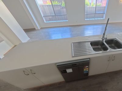 44 Firecrest Road, Manor Lakes