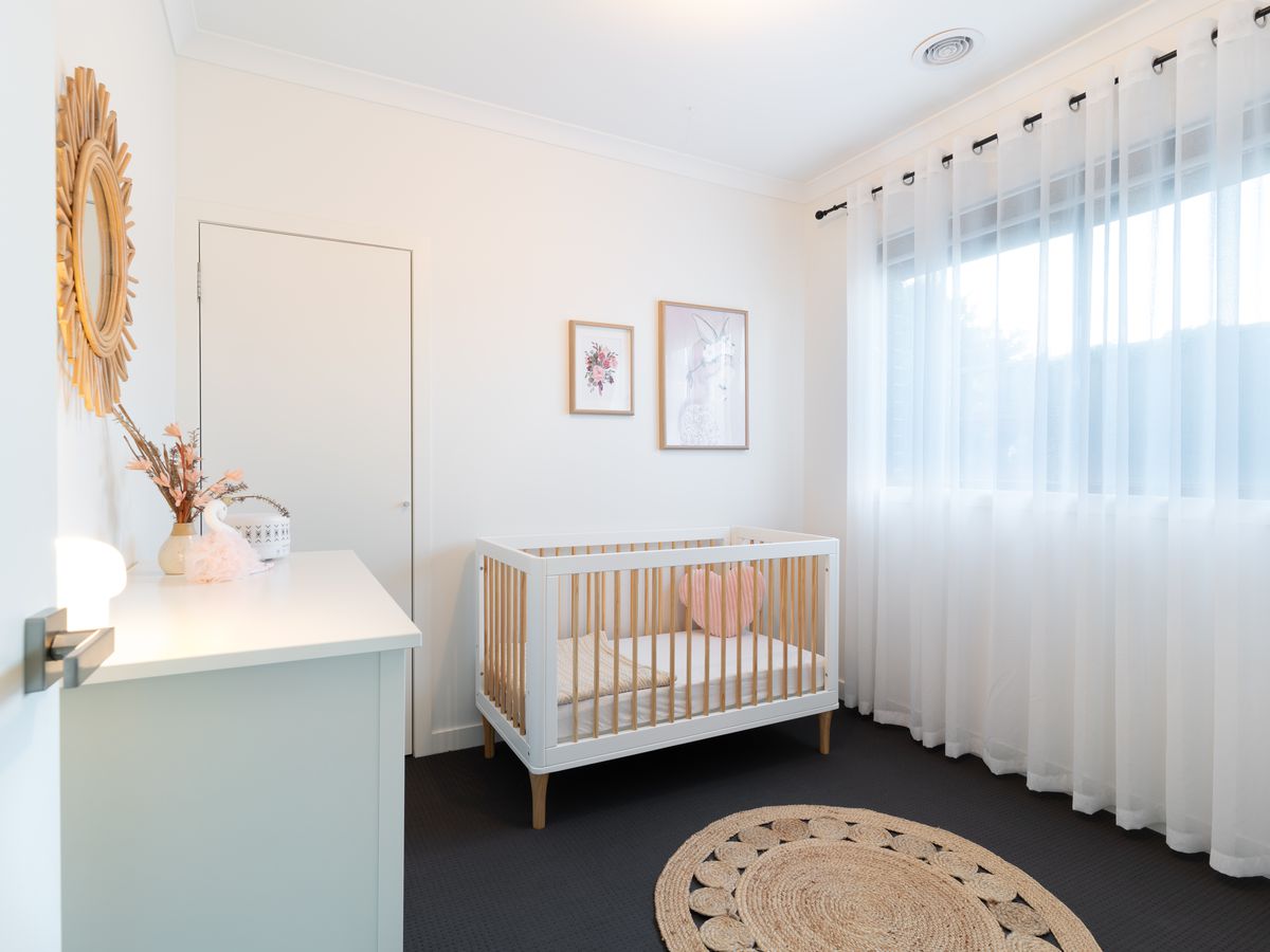 2 / 13 Loller Street, Springvale