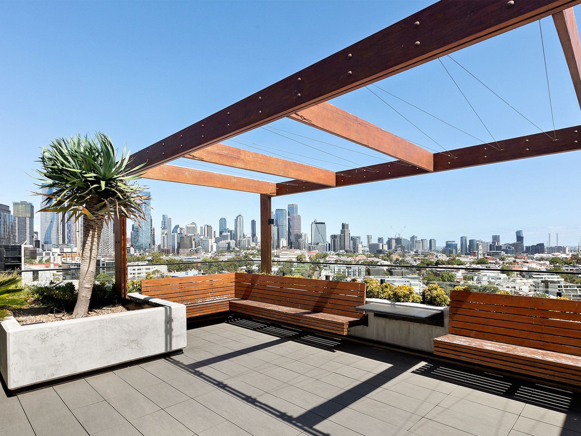 404 / 83 Flemington Road, North Melbourne