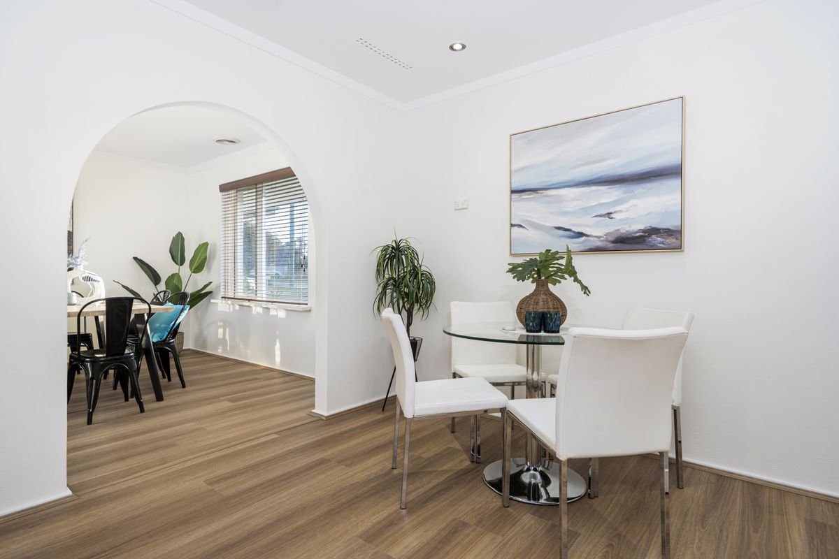 33 Riga Crescent, Willetton