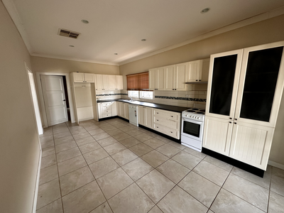 102 Jubilee Street, Dubbo