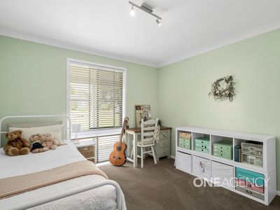 38 Fuchsia Crescent, Bomaderry