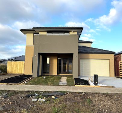 5 Laker Boulevard, Clyde North