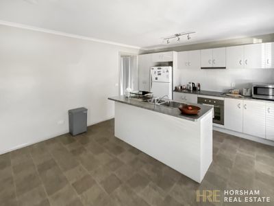 2 / 120 Bennett Road, Horsham