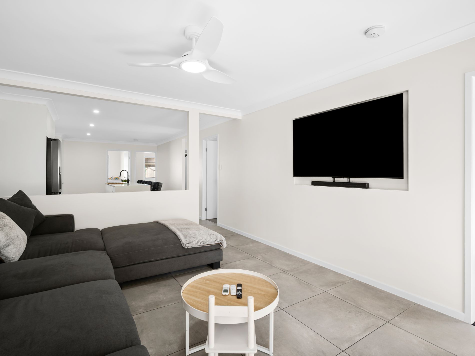 8 Lake Cootharaba Place, Logan Reserve