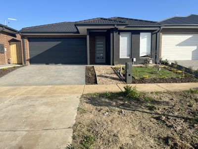 382 Charlemont Road, Armstrong Creek