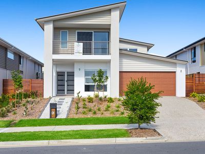 5 Apple Berry Avenue, Coomera