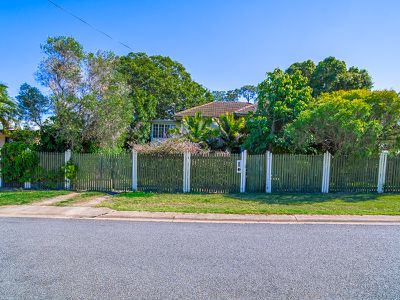 101 Limpus Street, Urangan