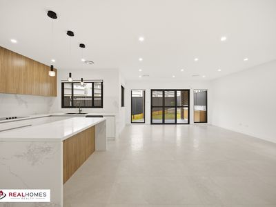 7 Edgewater Drive, Glenmore Park
