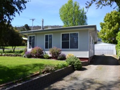 27 Mountain Avenue, Mount Beauty
