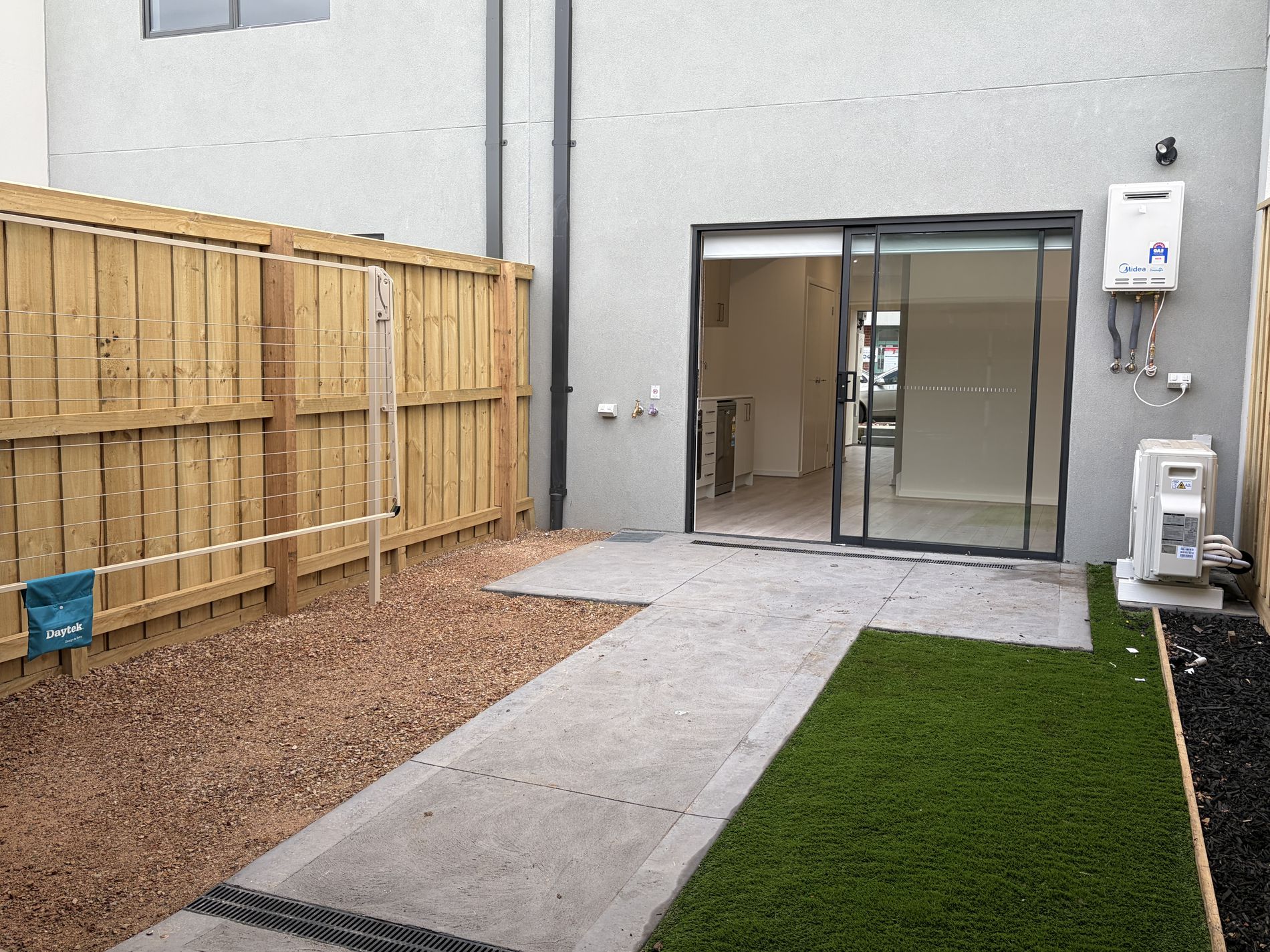 52 Timetable Street, Mambourin