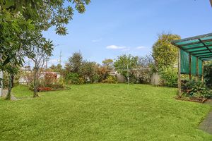 333 Haines Court, Lavington