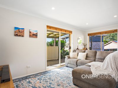 2 / 9 Abercrombie Crescent, Albion Park