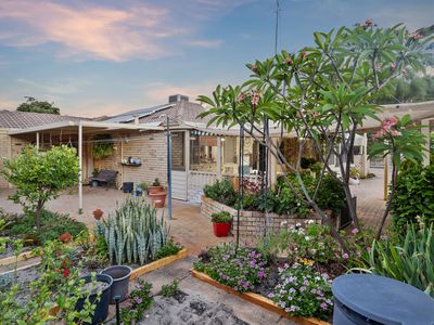 1 Stone Court, Kardinya