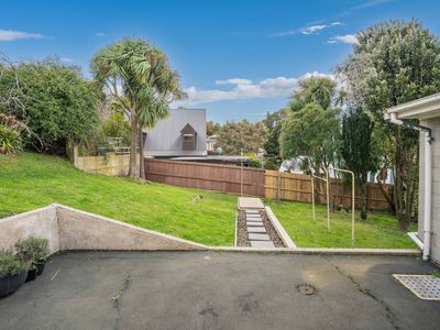 122 Easther Crescent, Kew